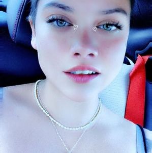 Meet your Posher, Steph